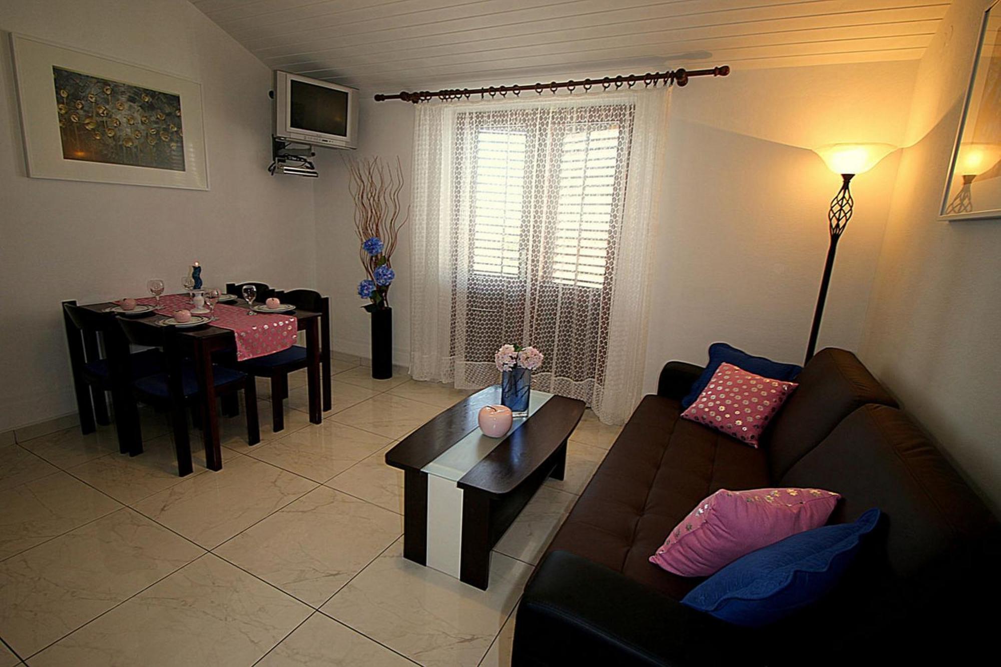Renipol Adults Only Villa *